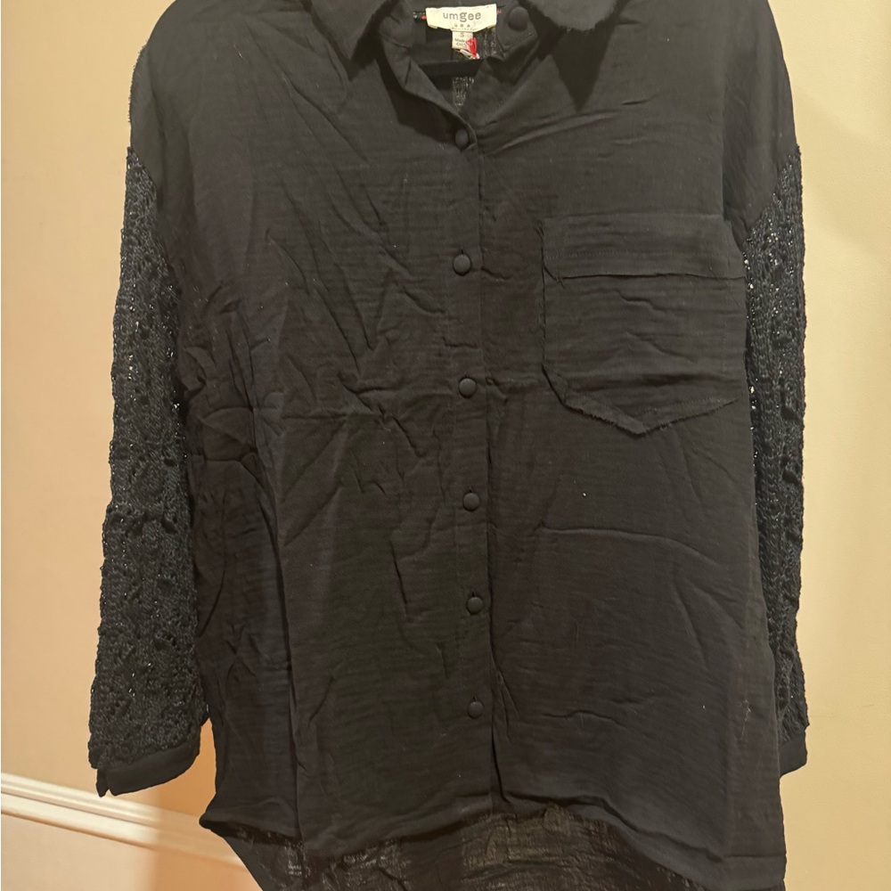 UMGEE #14 - NWT Black ButtonUp Shirt wLace Sleeve- stock photo for style (bin C)